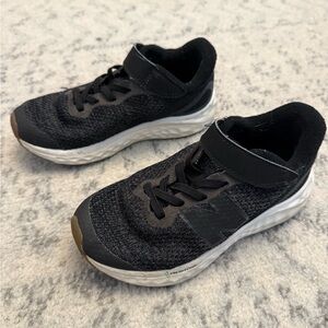 New Balance Black Kids Sneakers with White Midsole